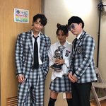 [모두드루와] 어제 <b>엠카</b>트로피들고 찍은 싹쓰리 교복샷