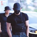 <b>빛삭</b>은 아닌데 몸좋은남자
