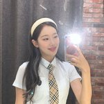 [댓글부탁해] 아 이나은 플래시 거울샷 찍은거 ㅈㄴ귀여워