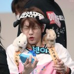 <b>수빈</b> 이거 댕청이 같지 않냐