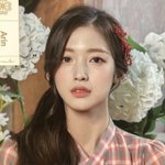 <b>아린</b> 이거 화장 봄웜임?
