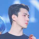 넌 가만히 <b>보석</b>이나 계속 떨어뜨려
