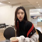 [드루와] <b>전학</b>왔는데 친구들이 나 이사람 닮았대ㅎ