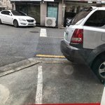 왜 편의점 <b>식탁</b>은 밖을 바라보는걸까..?
