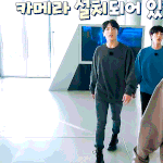 [드루와] 전정국 얼마나 <b>다리</b> 숨기고 다니는거임