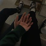 이거 <b>지성이</b>하고 나 손잡은 건데 어때