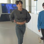 [<b>방탄소년단</b>] 이거 방탄 정국맞지? 몸매가 너무 트젠 같아,,,