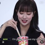 <b>이나은</b> 앞머리 자른거 귀엽지 않냐