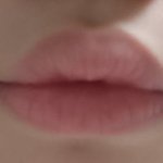 나 <b>입술</b> 개웃기게 생겼는데
