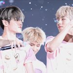 씹 이 사진 둘 다 예뻐서 저장햇는데