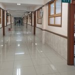 우리반 커플냔들이 차지하고잇어서 <b>복도</b>를 전전중..