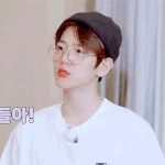 [댓글부탁해] ㅆㅂ;;)₩₩ 애들아 독서실인데 백현 닮은 사람 봄