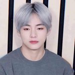 뷔 <b>은발</b>도 예쁠거같은데