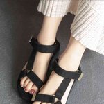[뷰티<b>패션</b>] 여자들 <b>검정</b> 샌달 나만 웃겨?