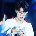 비아이 기다리는 팬들