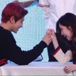 와 찬열 <b>손</b> <b>개</b>크구나