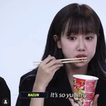 와 진짜 <b>이나은</b> 눈 왤케 크냐 진짜 ㄹㅇ