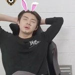 <b>수염</b> 너무 리얼하게 그려놨어