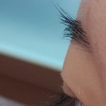 내 <b>눈썹</b> 긴거임...?