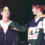 김석진 이 짤 왤케 <b>로봇</b> 같냐ㅋㅋㅋㅋ
