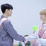 [<b>NCT</b>] 재현이가 절대 작은 덩치가 아닌데