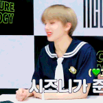 [NCT] 지성이 머리 <b>귀</b> <b>뒤</b>로 넘기는거 넘 예쁨