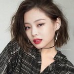 [드루와바] 오른쪽 <b>왼쪽</b> 몸? 얼굴 피부 다른 애들있냐