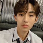 [NCT] 윈윈 이런 <b>느낌</b> 나는 <b>셀카</b> 더 줄 수 있어?ㅠㅠ