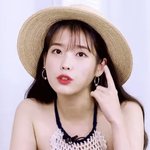 아이유 이 <b>입술색</b>이랑 비슷한 틴트 추천좀 ㅠㅠㅠㅠ