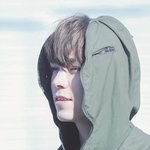 <b>적응</b>안되게 잘생겼네