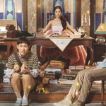 자신의 과거를 <b>투영</b>해 드라마를 쓴 작가