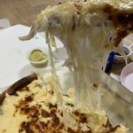 치즈덕후라면 꼭 먹어봐야할 피자네요.