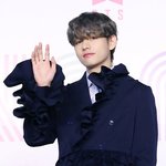 아니 김뷔 <b>저기요</b> 미쳤어요