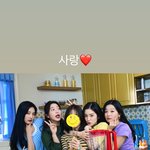 와 방금 조이 인스타에 <b>완전체</b> 사진 올라옴