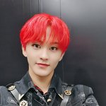 [NCT] 마크 뉴<b>셀카</b> 왤캐이쁘냐