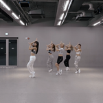 리아 <b>저</b> 바지 어디에서 <b>산</b> 걸까 ㅈㄴ 궁금하네