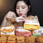 ㅈㄴ 추하네 뭔 공차영상이랑 <b>피자</b>영상을 올리래;