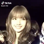 와 <b>리사</b> ㅈㄴ 인형같드