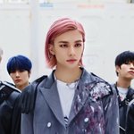 스키즈 현진 핑크 <b>장발</b> 미쳤다