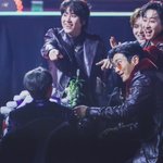 [드루와] 내 <b>웃음지뢰</b> 짤 볼 사람