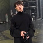 안경에 목<b>폴라</b> 존잘이네