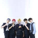 [TXT모아] TXT 소리<b>바다</b> 어워즈 비하인드 포토스케치 페북