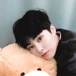 [시우민] 시우민이 <b>입대</b>하고 내 배경화면은 항상 이거였어