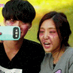 태민 나은 너무 신기한게 주변 지인들은 서로 인사하는데 둘만 인사안함