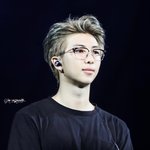 [드루와] <b>지적</b>이게 보이는 남돌 사진 올려줘