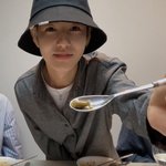 <b>누나</b> 아~ <b>해</b>보세요~