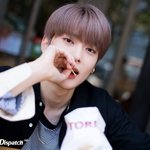 [NCT] 즈니야.. <b>감자칩</b>...같이 먹을래..?