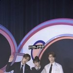 <b>이나은</b> 다리 봐