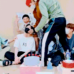 [방탄소년단] 머글) 슈가 이거 웃기다ㅋㅋ