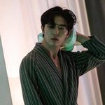 아니 얘들아 정국이랑 닮지 않았냐